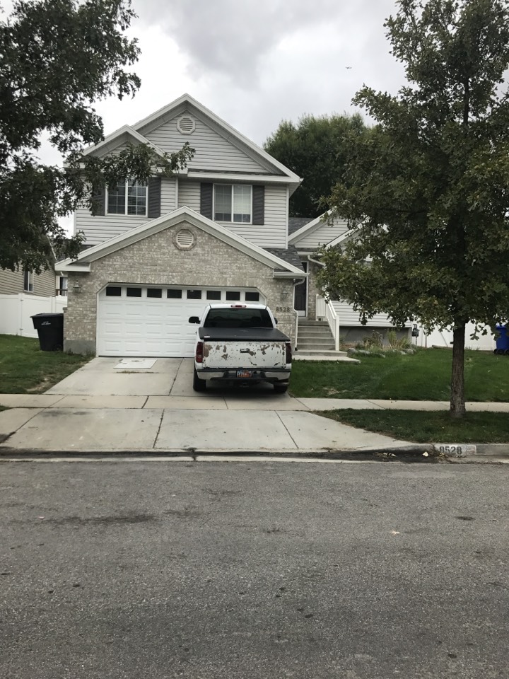 West Jordan, UT - After looking at this West Jordan house I suggested to the homeowner that they put the house on the market in "AS IS" condition. Based on what she wanted to accomplish by selling the home she would be best off listing it. 