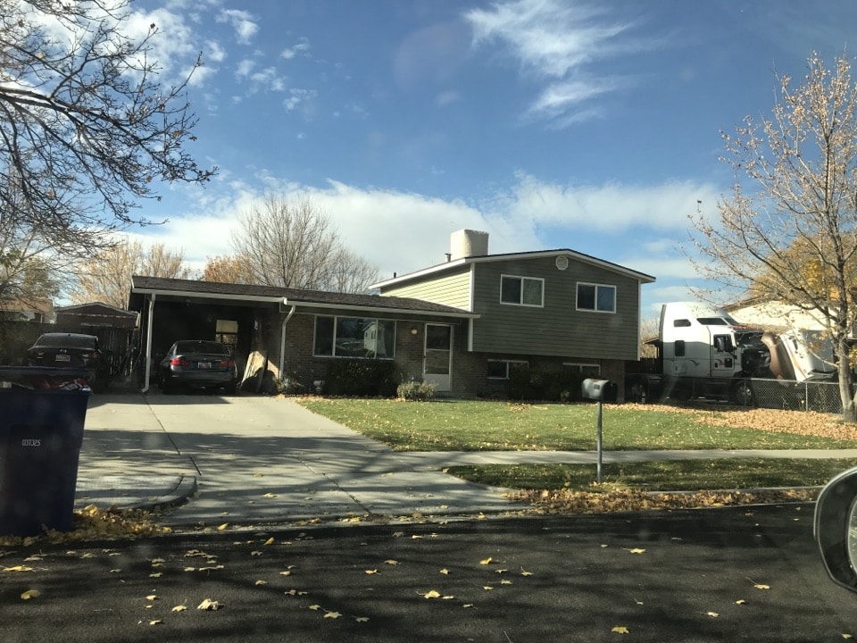 Taylorsville, UT - Spent the last 45 minutes talking with the owner of this Salt Lake City home discussing her different options. The home had been on the MLS for the last 60 days and unfortunately was overpriced. Hopefully we were able to provide some more insight on the real Value of the home. Taylorsville, UT - Spent the last 45 minutes talking with the owner of this Salt Lake City home discussing her different options. The home had been on the MLS for the last 60 days and unfortunately was overpriced. Hopefully we were able to provide some more insight on the real Value of the home.