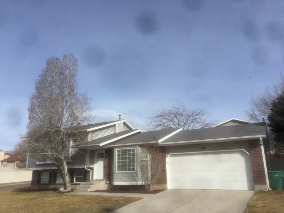 Sandy, UT - I just finished with the final cleaning of house we are putting on the market by the end of the week. The home is located in Sandy, UT in a great neighborhood.