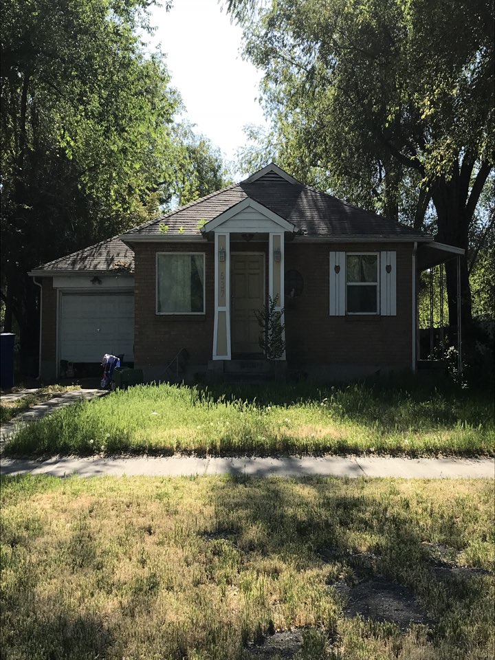 Salt Lake City, UT - SELL MY HOUSE FAST. Closed on this Salt Lake City property today. We purchased the home for cash in “as is” condition. The home is in need of a few repairs which the seller didn’t want to do.