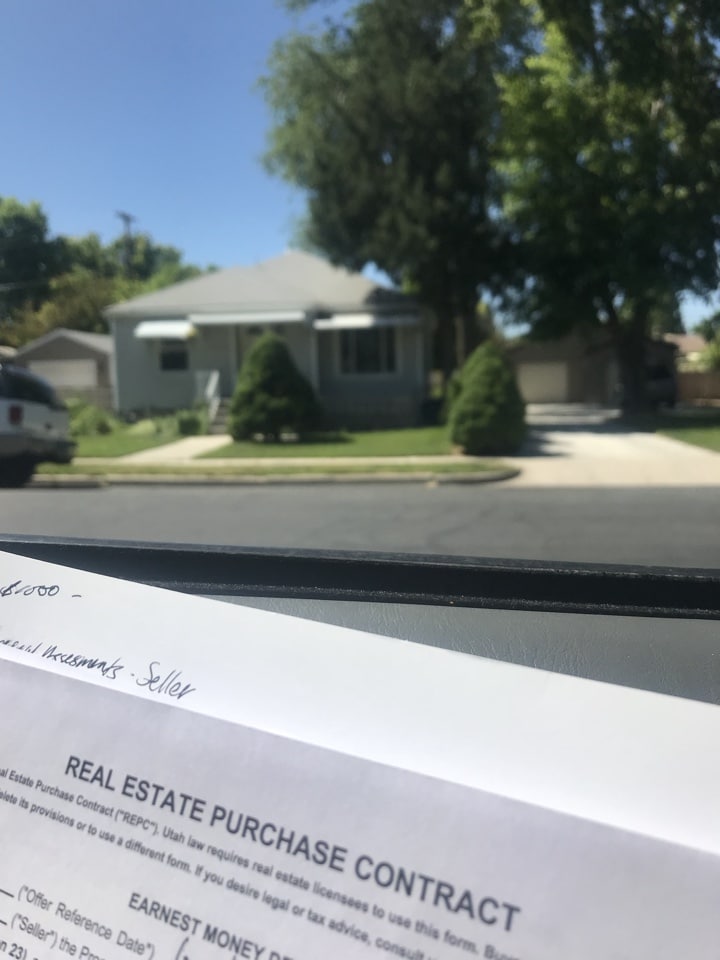 South Salt Lake, UT - SELL MY HOUSE FAST. Last night we gave the sellers an offer and this morning we signed a purchase agreement to sell the home in “as is” condition for cash. 