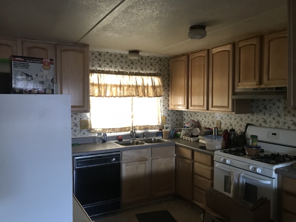 Taylorsville, UT - SELL HOUSE FAST. Just got possession of this mobile home we purchased for cash last week. It’s a real fixer upper and we can’t wait to fix it up. 