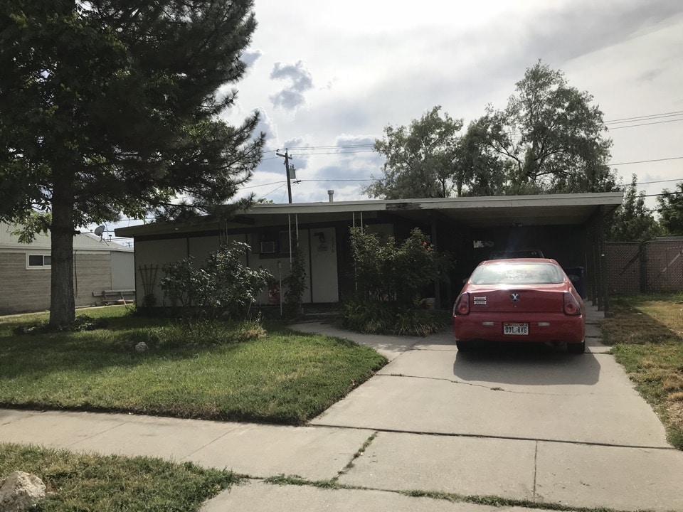 West Valley City, UT - Received a call 2 hours ago from a seller looking to get a cash offer on there home. We just agreed upon a price $5,000 more than what they were expecting. Will close as soon as they would like and then allow them to live in the property rent free for 30 days.