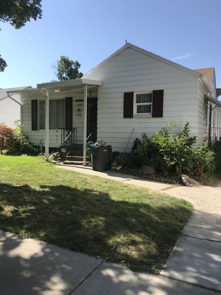 Salt Lake City, UT - About to look at this Salt Lake City Home and give the sellers a cash offer. The property is now owned by the estate and the 7 children are in the process of deciding if they want to fix the property up themselves or sell the property for “CASH” in “AS IS” condition. 