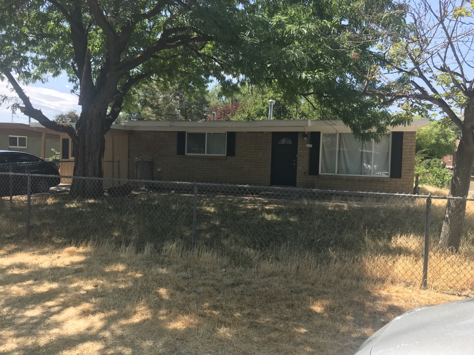 West Valley City, UT - Just signed a purchase agreement for the West Valley home. The seller was looking for a quick cash offer to because of a divorce situation. We will close on Friday. 